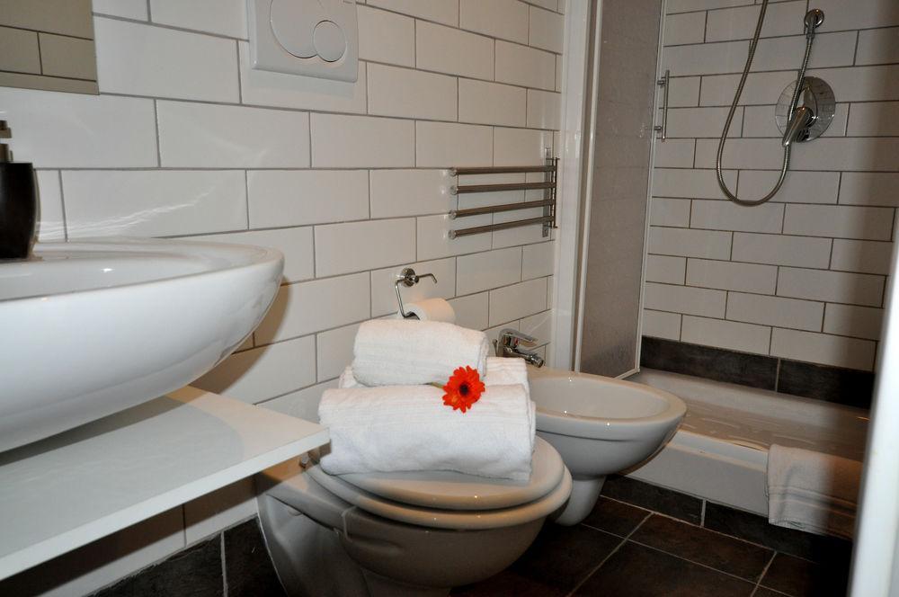 Le Suites Di Tevere Home Рим Экстерьер фото