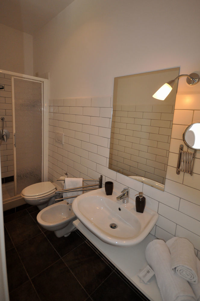 Le Suites Di Tevere Home Рим Экстерьер фото
